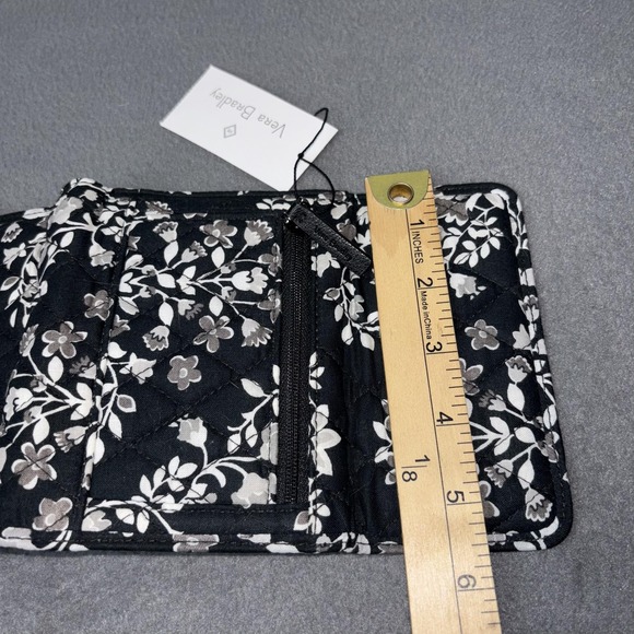 Vera Bradley Wallet Womens One Size Black Gray Floral Quilted Trifold Zip Coin - Picture 6 of 7